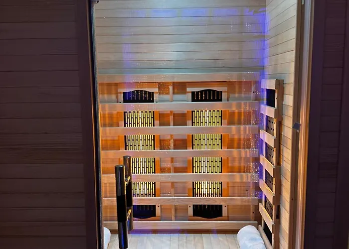Stylish Natural With Sauna - Heroes Square Appartamento Budapest