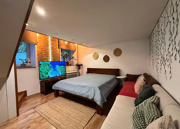 Stylish Natural With Sauna - Heroes Square Appartamento