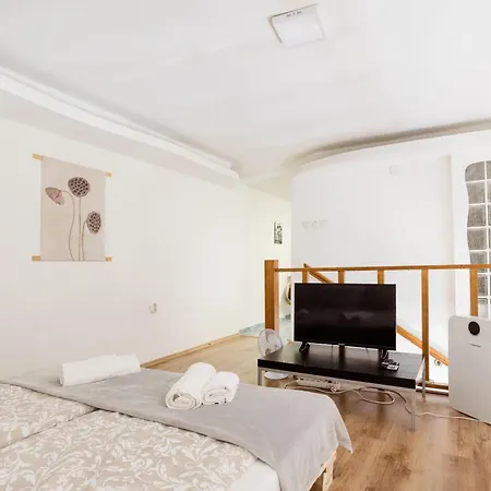 Stylish Natural With Sauna - Heroes Square Apartamento *