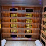 Stylish Natural With Sauna - Heroes Square Apartamento *