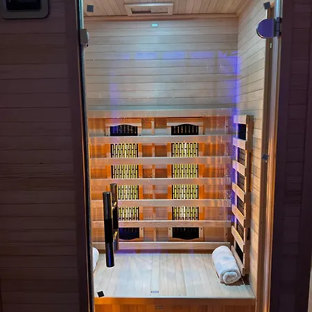 Stylish Natural With Sauna - Heroes Square Apartamento Budapest