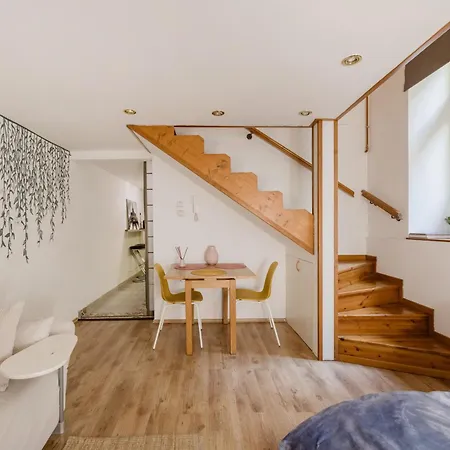 Stylish Natural With Sauna - Heroes Square *