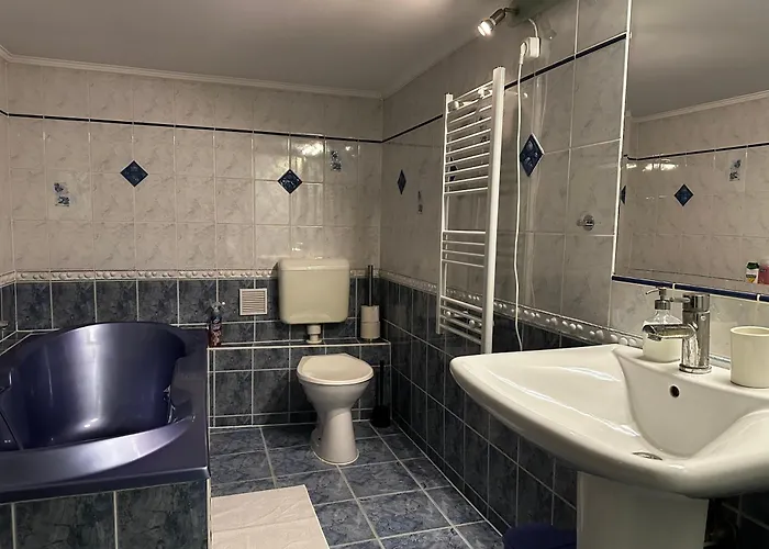 Stylish Natural With Sauna - Heroes Square *
